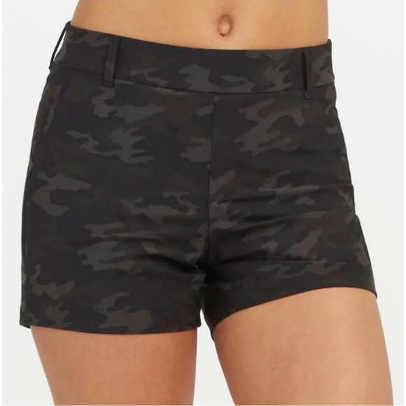 Spanx Sunshine Shorts Pull On 4" UPF 50+ Quick Dry in Camouflage Size M - Picture 1 of 14